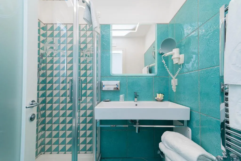 SINGLE SUPERIOR Room, Hotel Miramare, Naples
