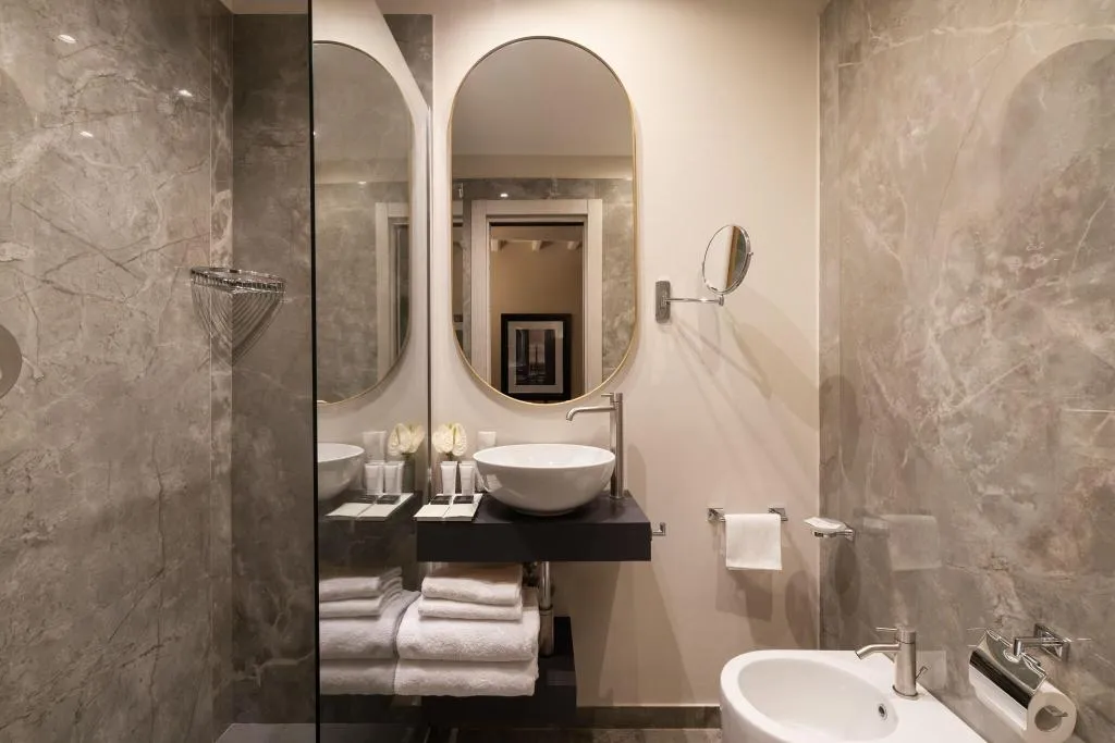 Room, Antico Albergo del Sole al Pantheon, Rome