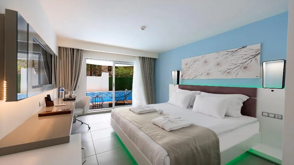 DOUBLE POOL VIEW Room, Flora Garden Ephesus Hotel, Izmir
