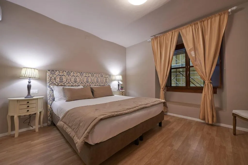 Room, B&B Le Stanze Del Duomo, Florence