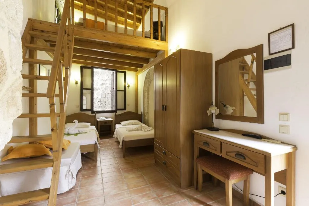 Room, Camelot, Rhodes