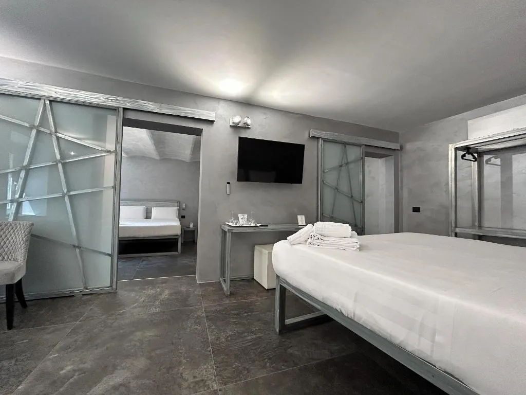 Room, Mama's Home Rome, Rome