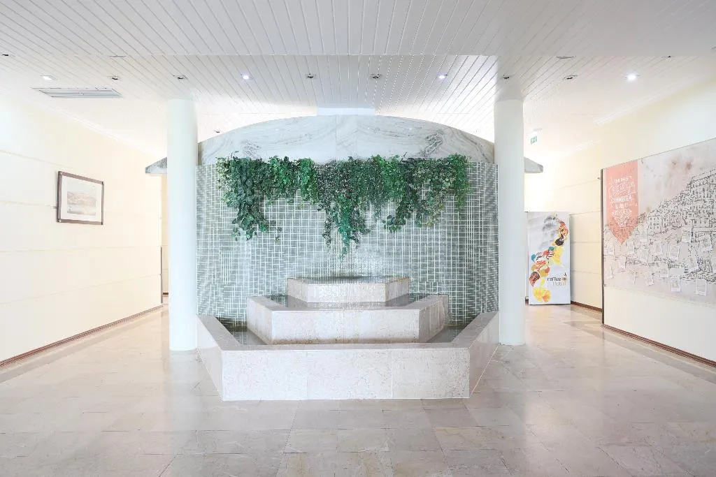 Lobby, D. Luis - Coimbra, Porto