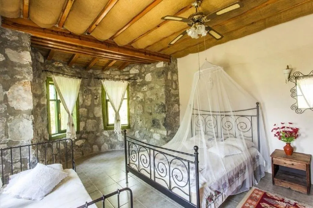 Room, Otantik Tas Ev, Dalaman