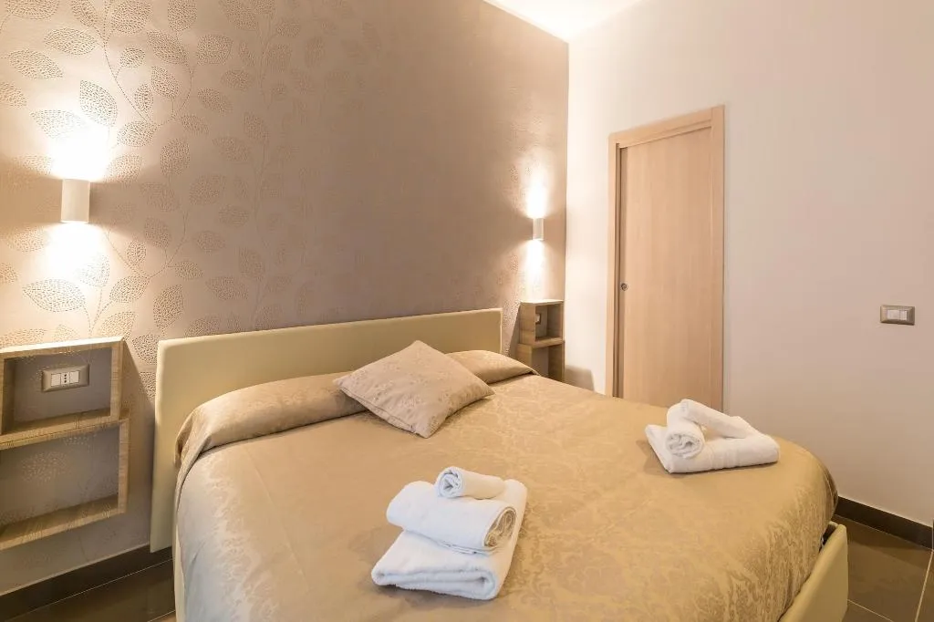 Room, Be Italian Bovio Flats, Naples