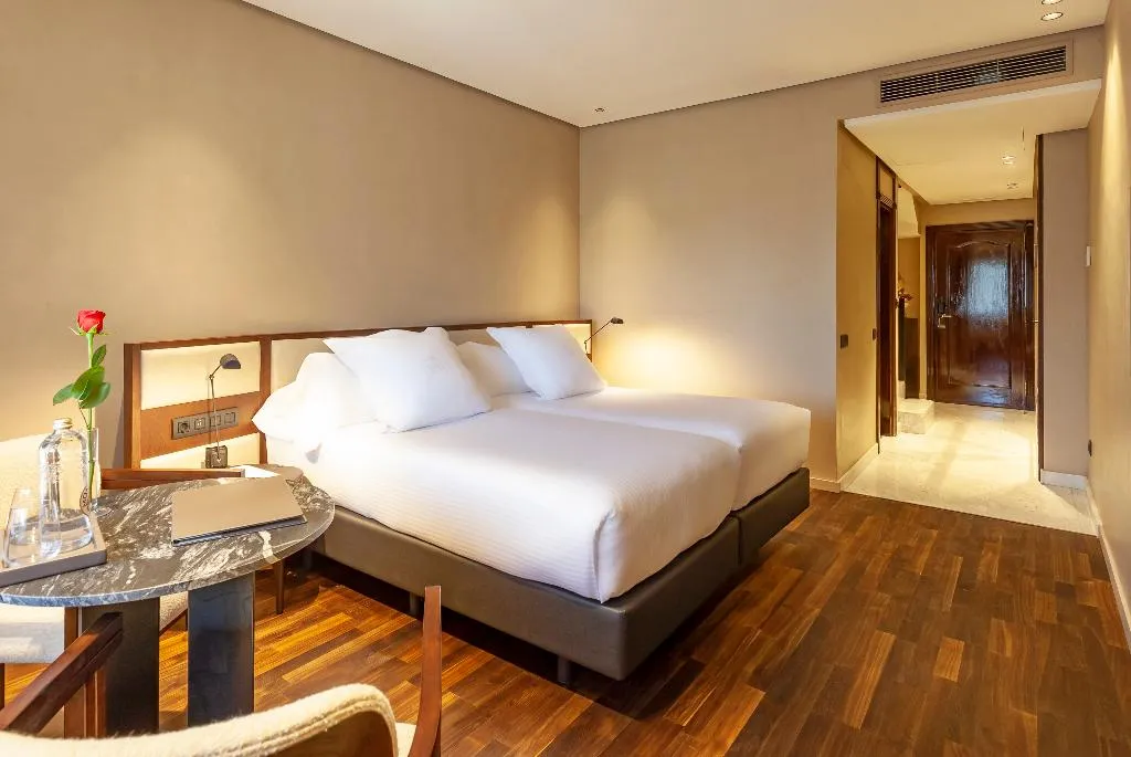 FAMILY ROOM SUPERIOR Room, Hotel Villa Real, Madrid