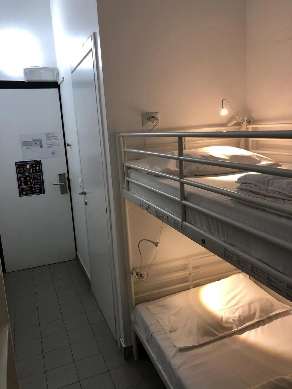 Room, Queen Hostel, Milan
