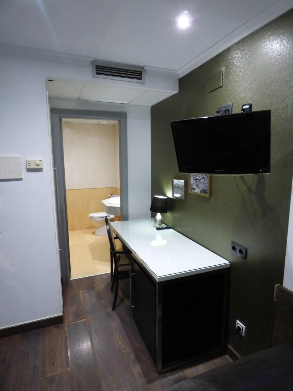 Room, Moderno, Barcelona