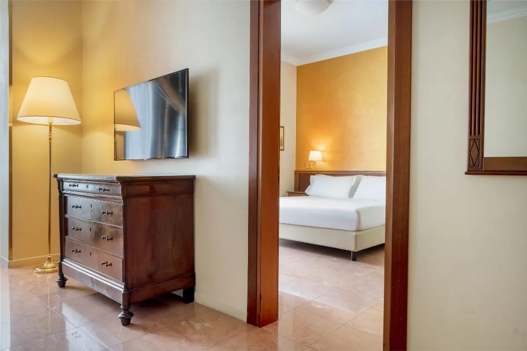 SUITE CAPACITY 4 Room, UNA HOTELS Galles Milano, Milan