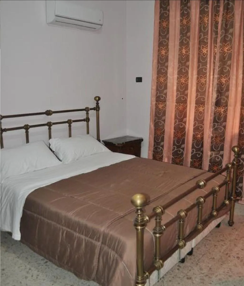 Room, Naples Experience Backpackers Hostel, Naples