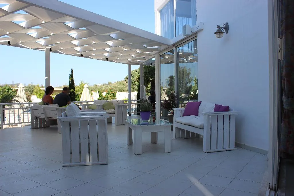 Bar, Happy Days, Rhodes