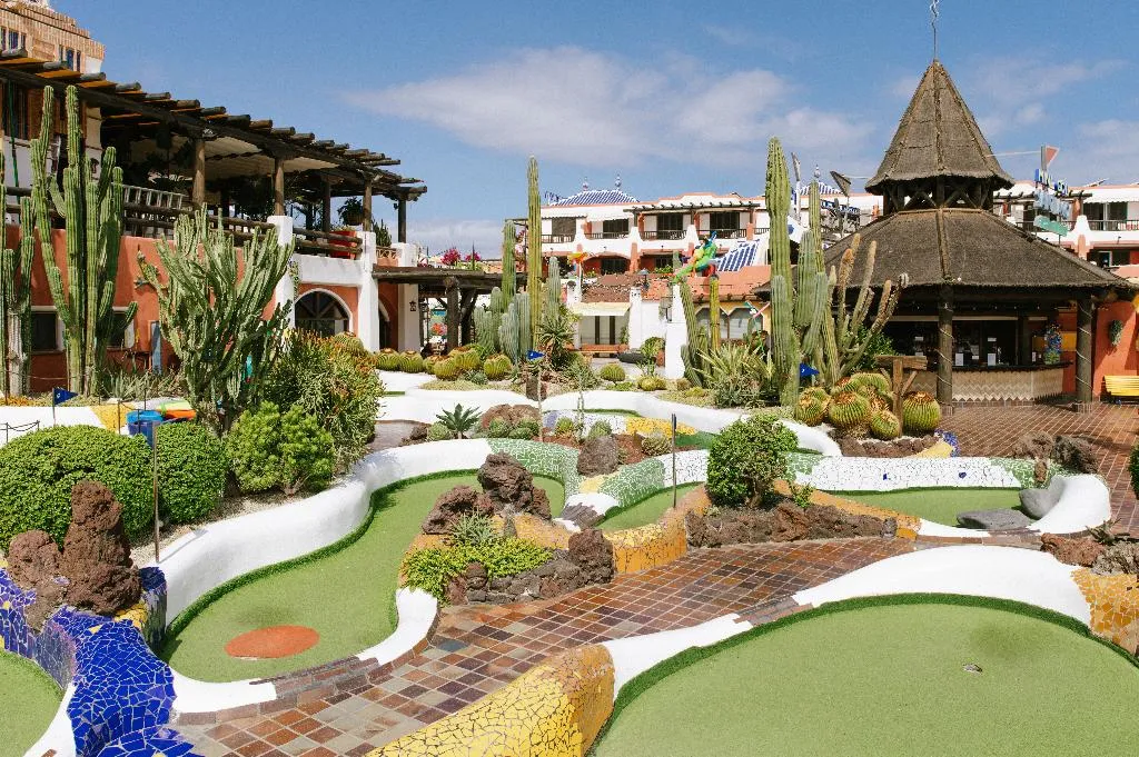 Sports and Entertainment, Parque Santiago IV, Tenerife