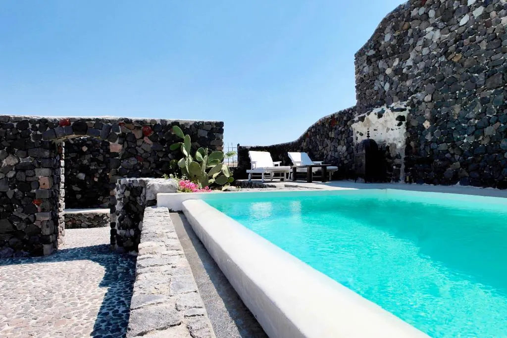 VILLA THREE BEDROOMS WITH PRIVATE POOL Room, Santorini Heritage Villas & Mansions, Santorini