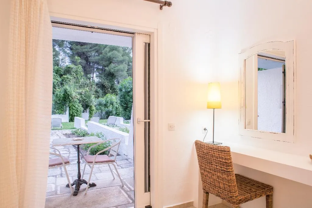 JUNIOR SUITE STANDARD Room, Skiathos Holidays Hotel, Skiathos