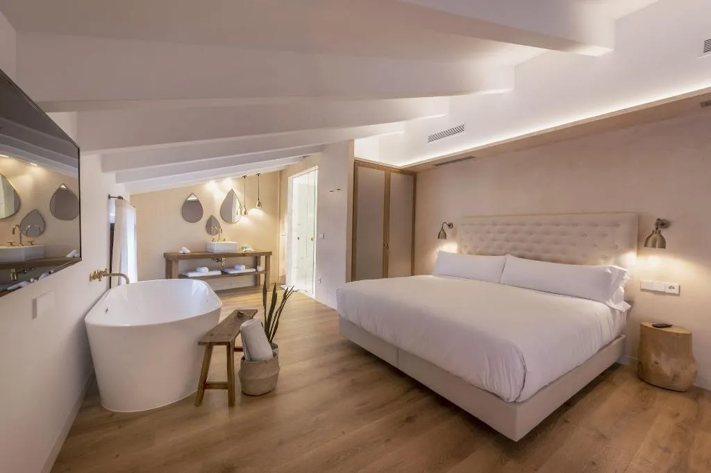 Room, Palau Macelli, Costa Brava
