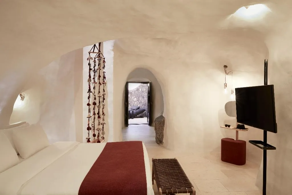 JUNIOR SUITE WITH JACUZZI Room, White Pearl Cavalieri, Santorini
