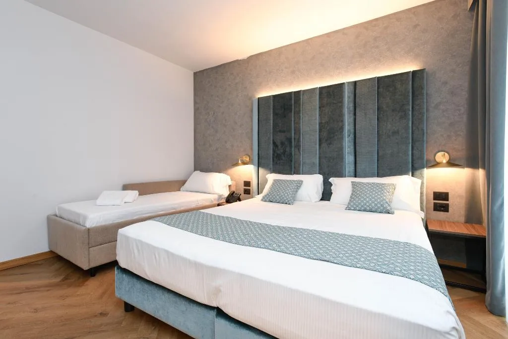 TRIPLE CLASSIC Room, Palazzo Santo Spirito, Milan