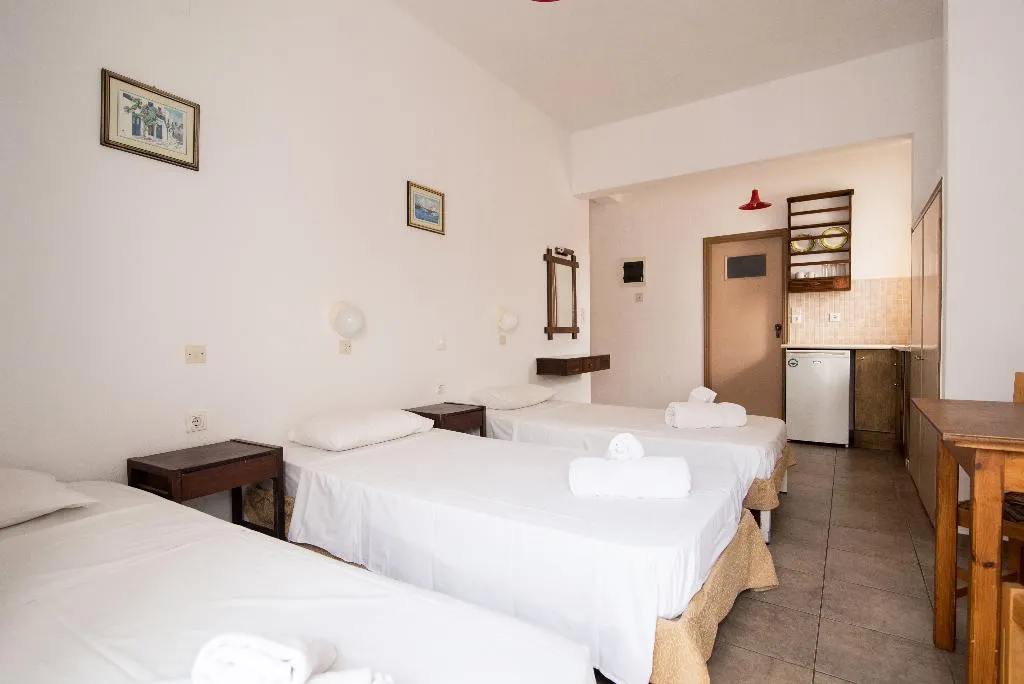 STUDIO CAPACITY 3 Room, Ibiscus Apartments, Crete