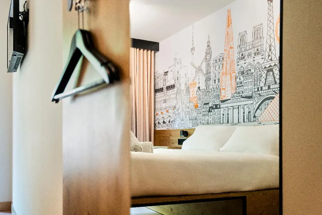 DOUBLE Accessible Room, easyHotel Valencia Ciutat Vella, Valencia
