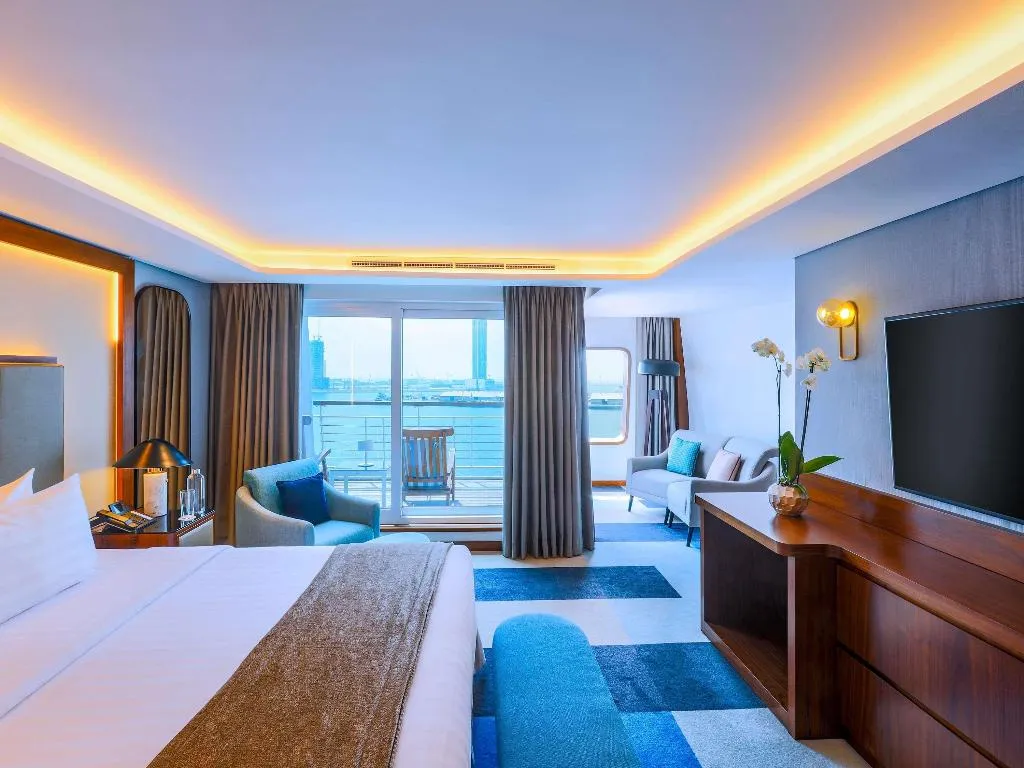 SUITE DUPLEX Room, Queen Elizabeth 2, Dubai