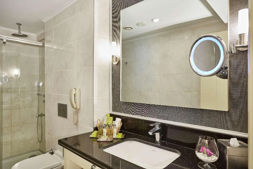 Room, DoubleTree By Hilton Izmir Alsancak, Izmir