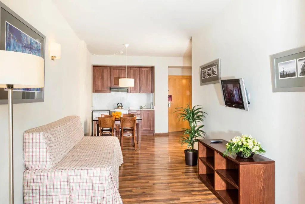 APARTMENT SUPERIOR CAPACITY 2 Room, Guitart La Molina Aparthotel & Spa, Costa Brava