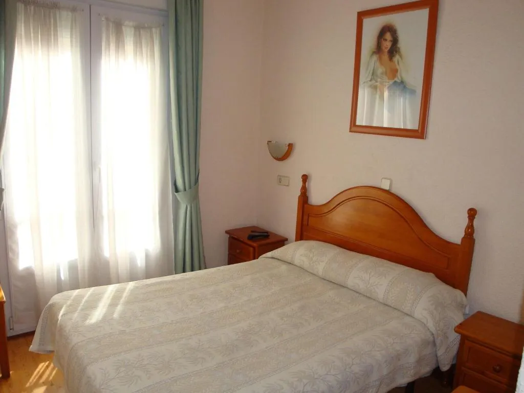 Room, Hostal Zamora, Madrid