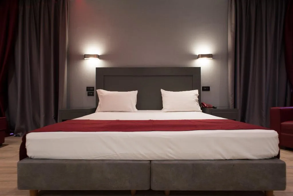 SUITE WITH BALCONY Room, Pines, Athens