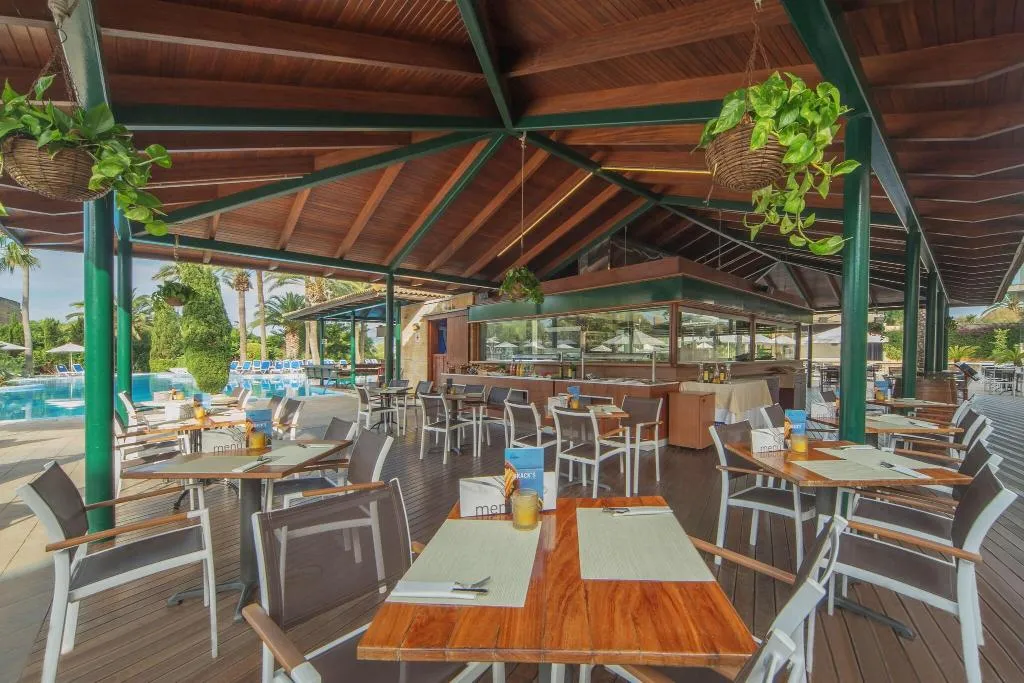 Bar, PortBlue Club Pollentia Resort & Spa, Majorca