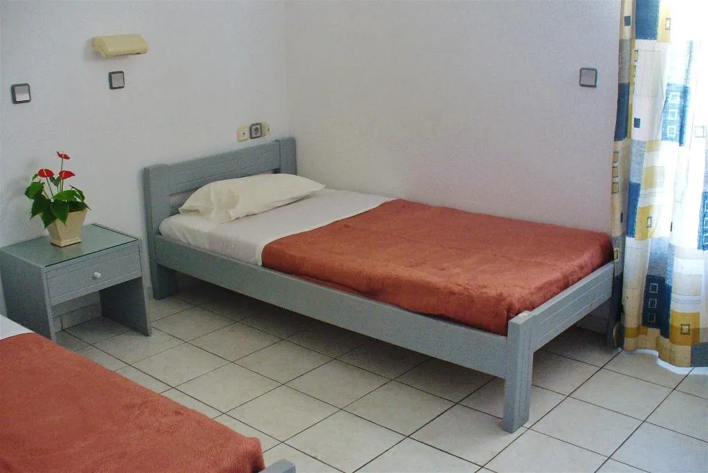 APARTMENT CAPACITY 4 Room, 7 Days Studios & Apts, Crete