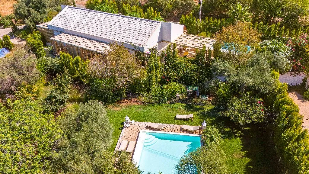 APARTMENT DELUXE ONE BED Room, Laranjal Farm House, Algarve