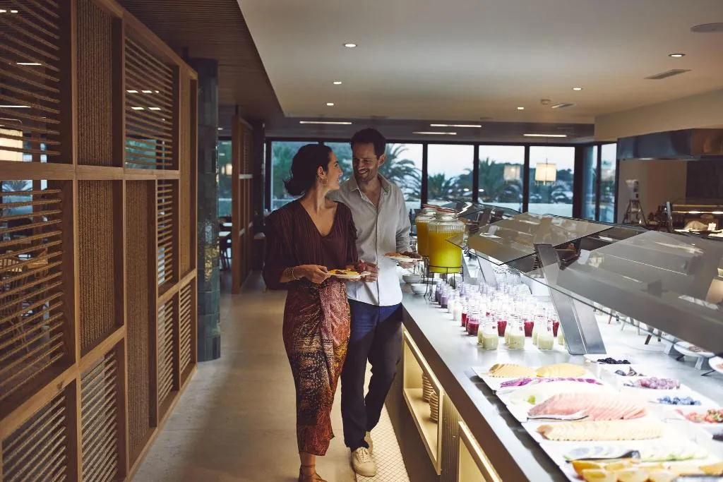 Restaurant, Cala San Miguel Ibiza Res, Curio Colllec by Hilton, Ibiza
