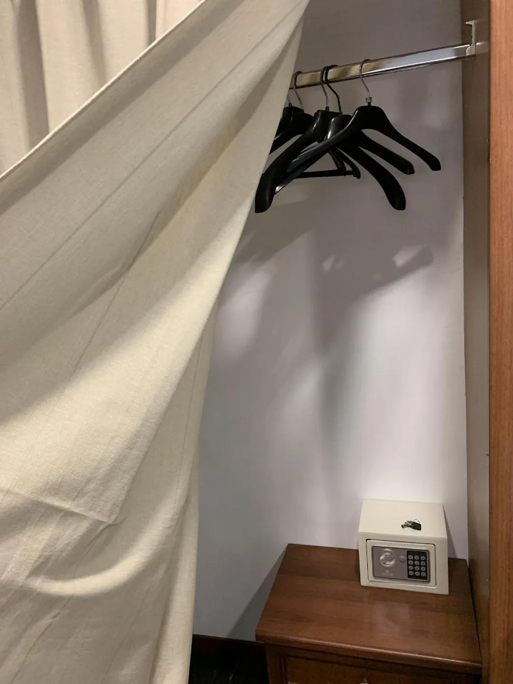 Room, Piazza Istria - Gh B&B, Rome