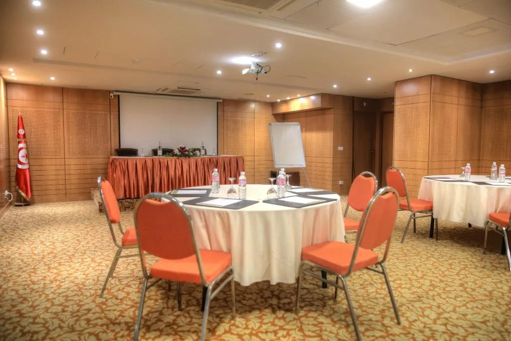 Conferences, Lac Leman, Tunisia