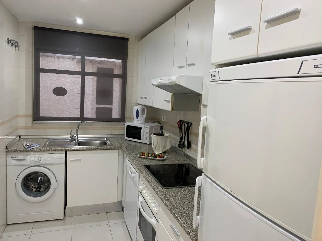 APARTMENT CAPACITY 4 TWO BEDROOMS Room, Aloha Gardens, Costa Del Sol