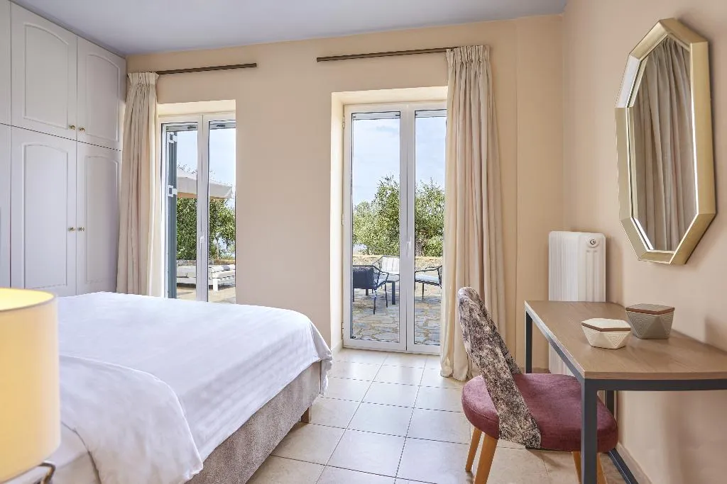 VILLA WITH PRIVATE POOL Room, Searocks Exclusive Village, Kalamata