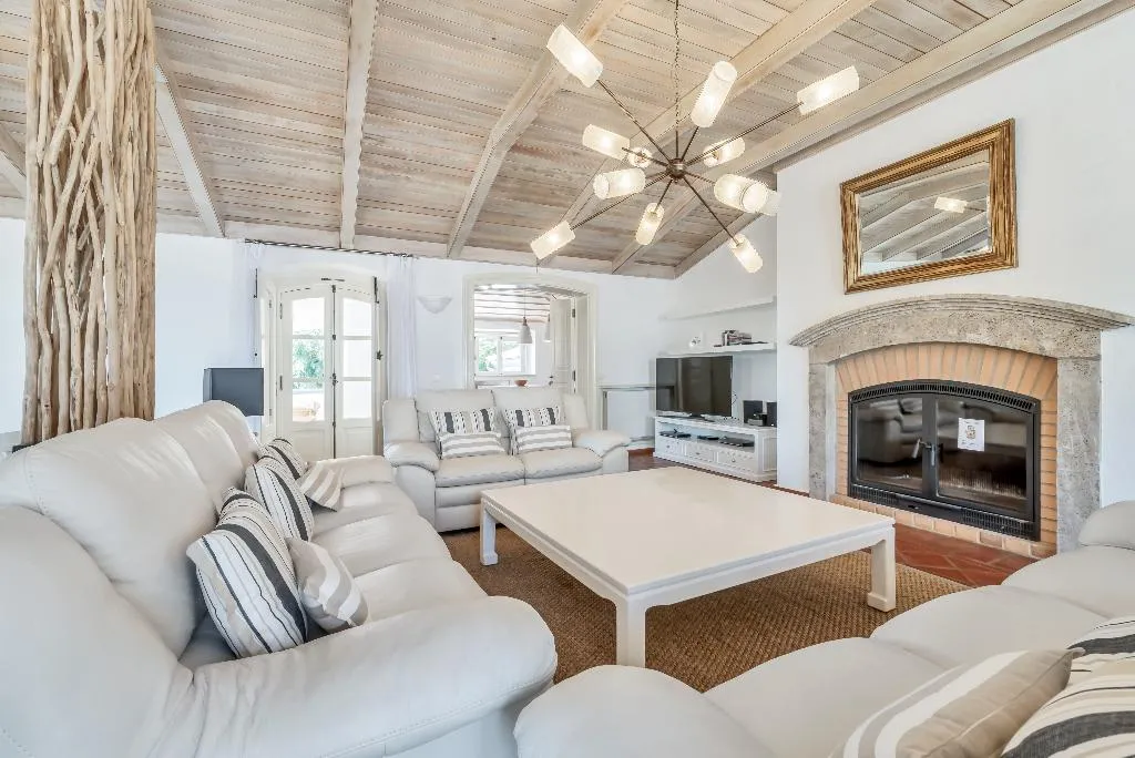 VILLA FIVE BEDROOMS WITH PRIVATE POOL Room, Shantivillas, Algarve