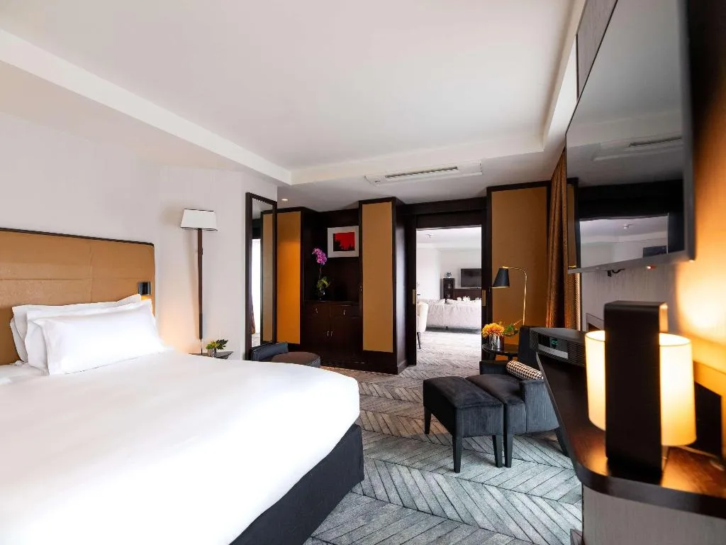 SUITE KING SIZE BED Room, Sofitel Lisbon Liberdade, Lisbon