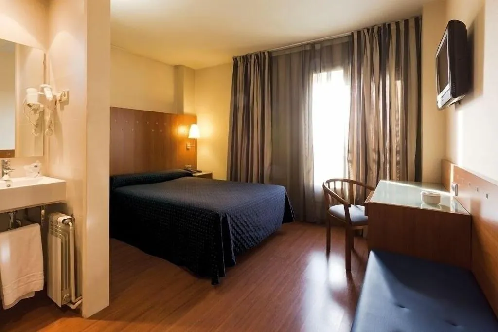 Room, J. Balmes, Costa Brava