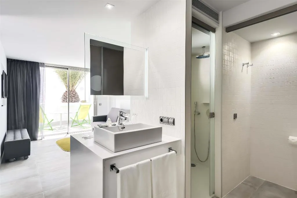 JUNIOR SUITE STANDARD Room, Barcelo Teguise Beach, Lanzarote