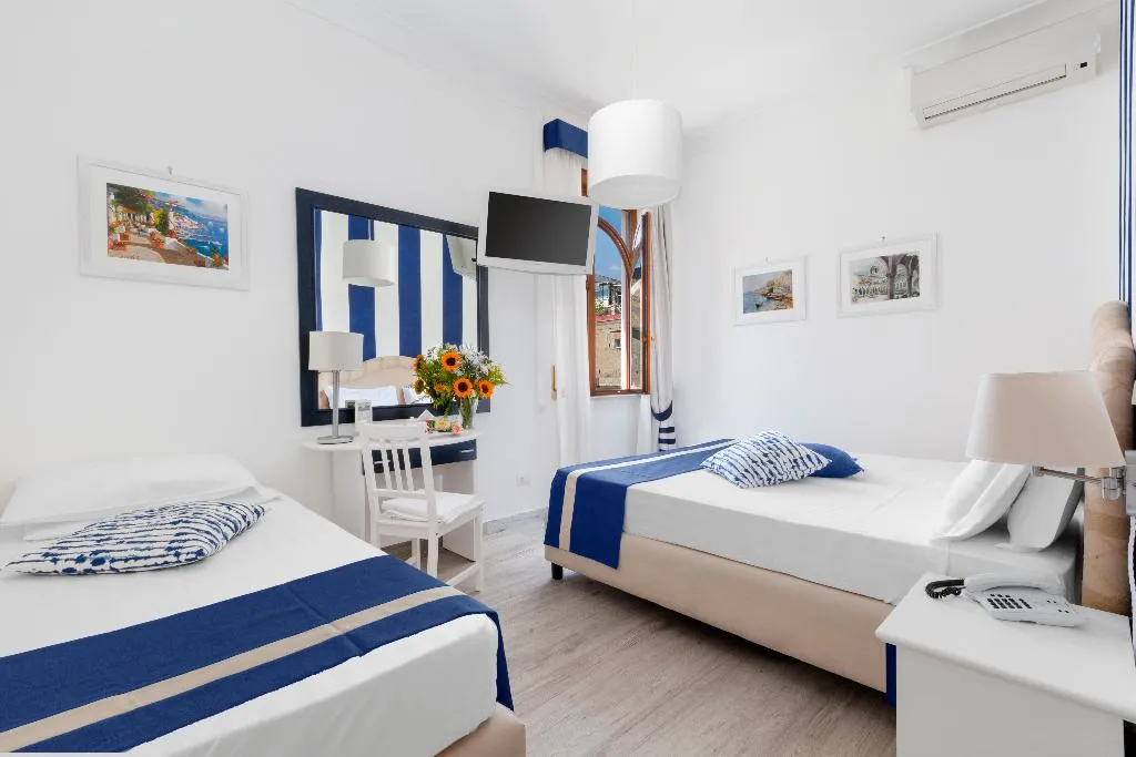 TRIPLE SUPERIOR Room, Hotel Herculaneum, Naples