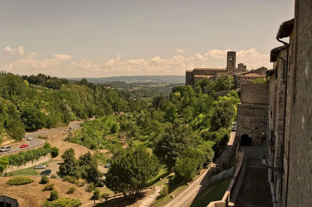 General view, Palazzo Renieri, Florence