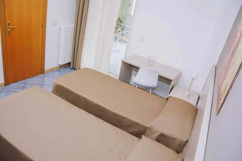 Room, Hotel Piccolo Sogno, Naples