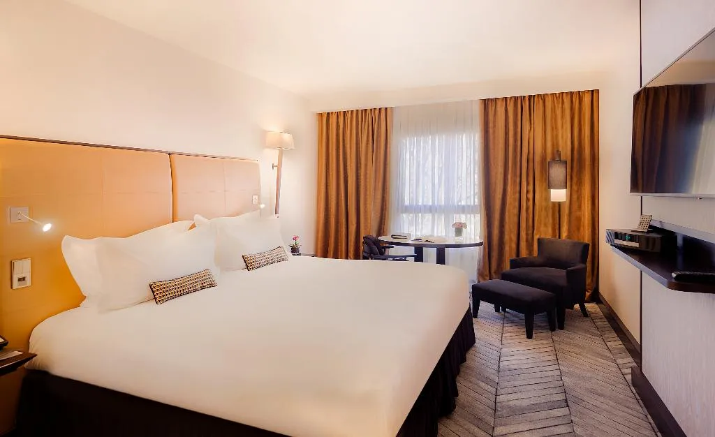 Double or Twin SUPERIOR Room, Sofitel Lisbon Liberdade, Lisbon