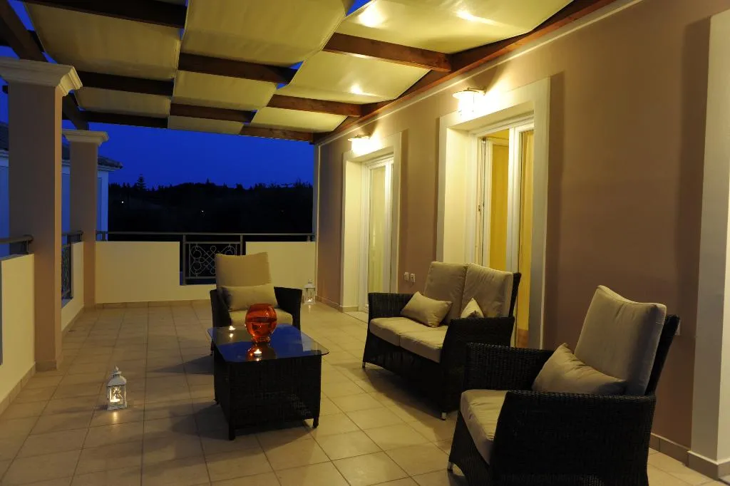 Terrace, Mamfredas Luxury Resort, Zante