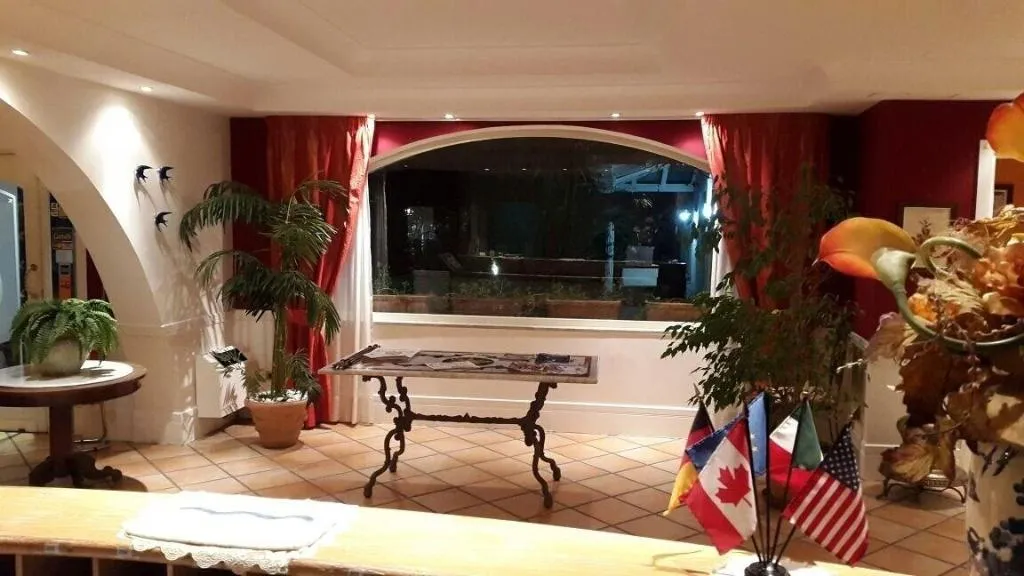 Lobby, Hotel Mediterraneo, Naples