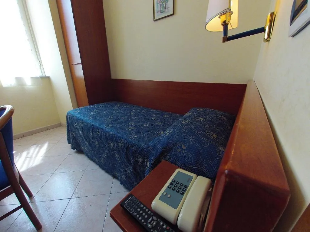 Room, Casali, Naples