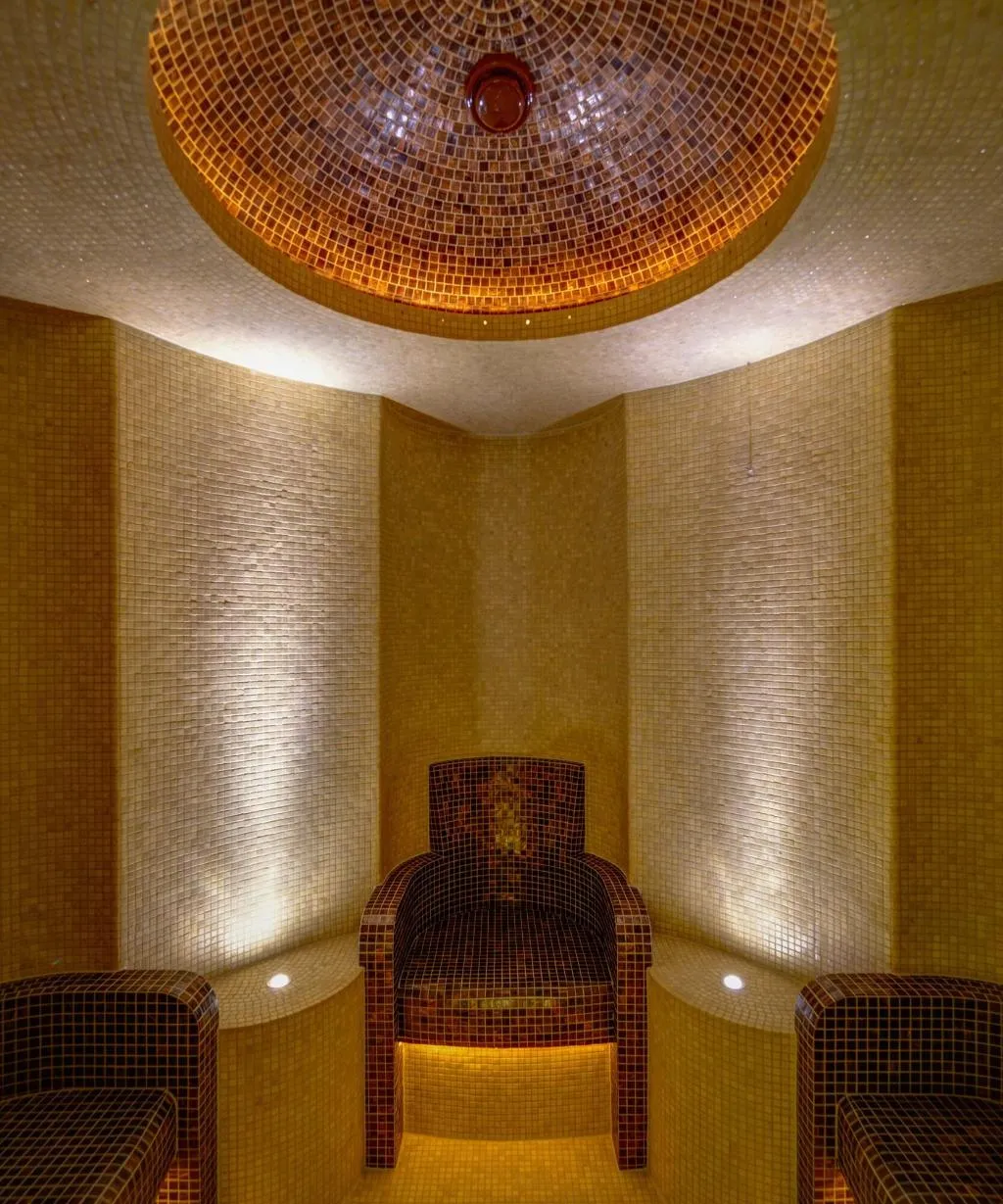 Sports and Entertainment, Monastero Santa Rosa Hotel & Spa, Naples