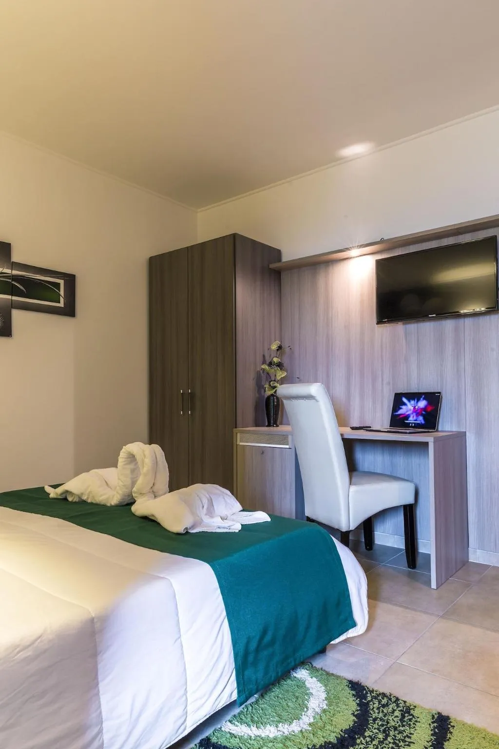 Room, La Piazzetta Guest House, Olbia
