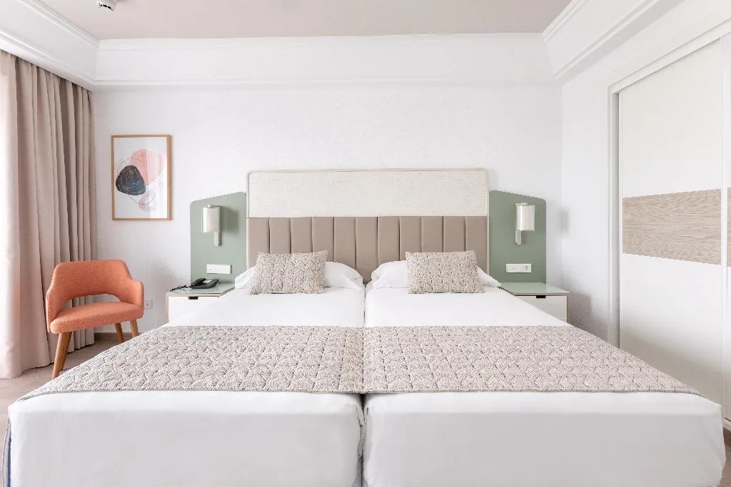 FAMILY ROOM TWO BEDROOMS Room, Hotel Riu Gran Canaria - All Inclusive, Gran Canaria